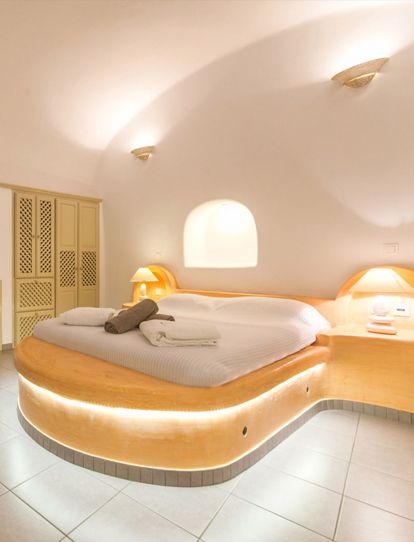 CHROMA SUITES, OIA, SANTORINI ISLAND